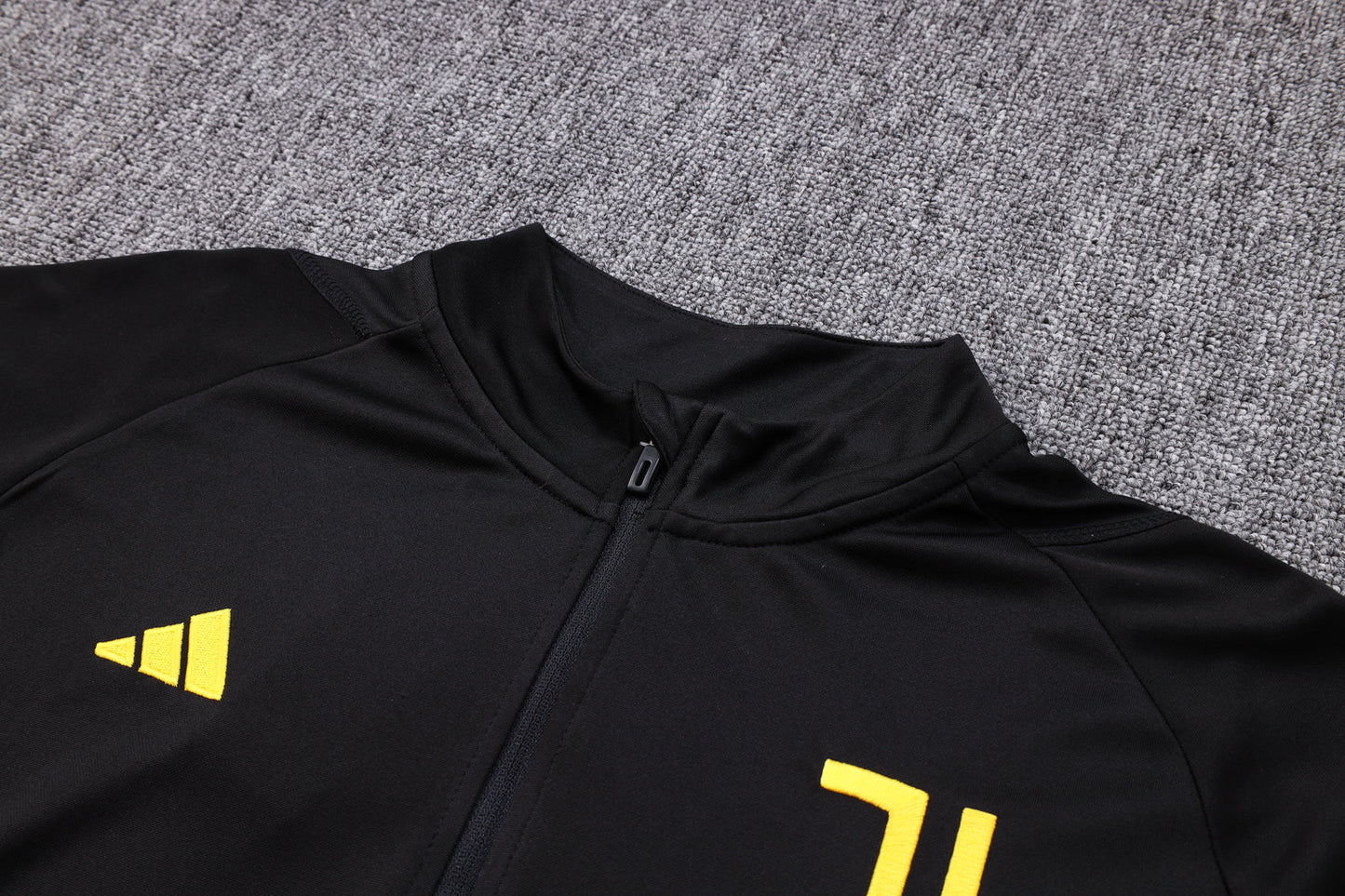 Juventus 1/4 Zip Tracksuit Set Black/Yellow/White