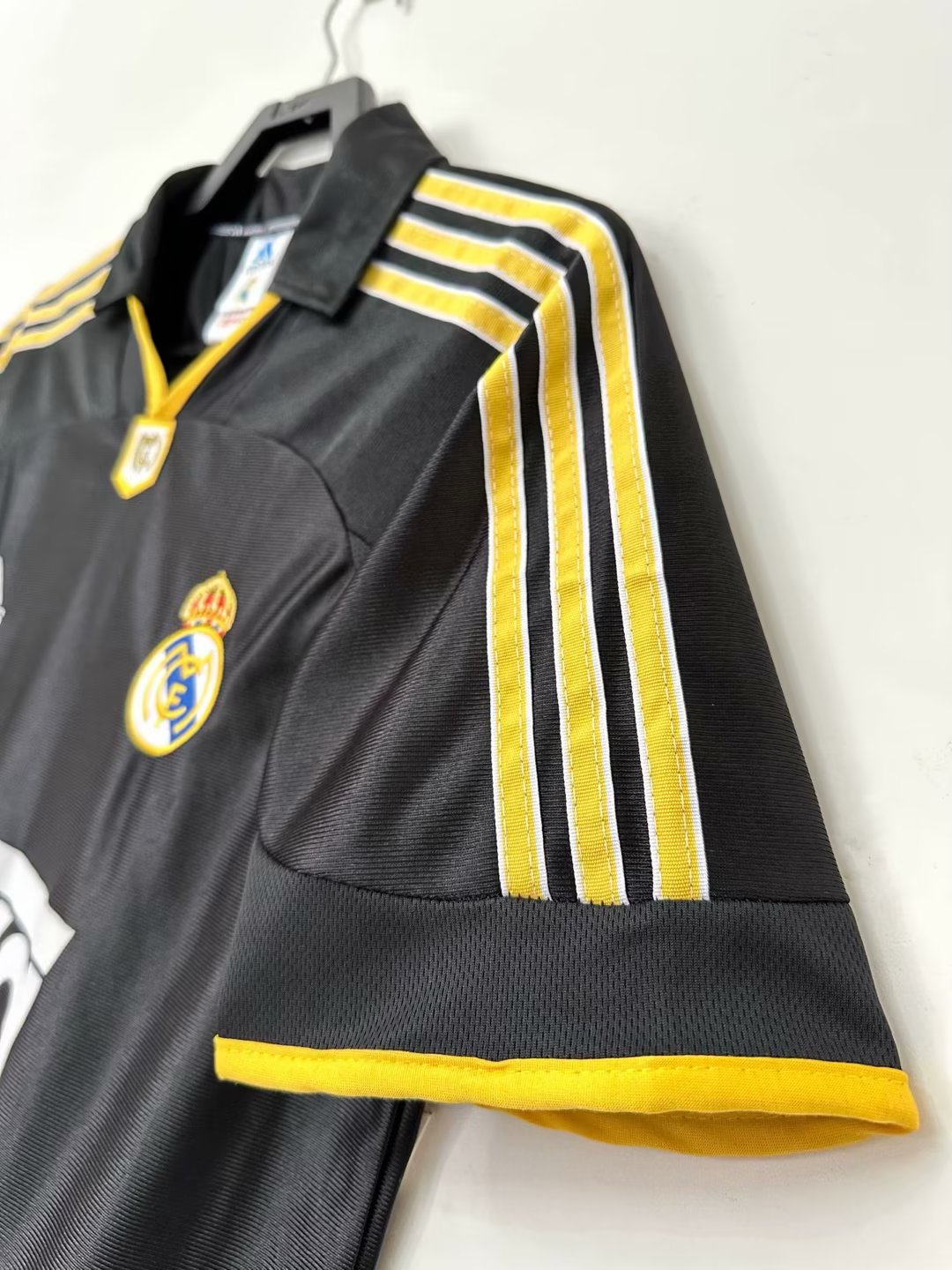 Real Madrid 1999/00 Away