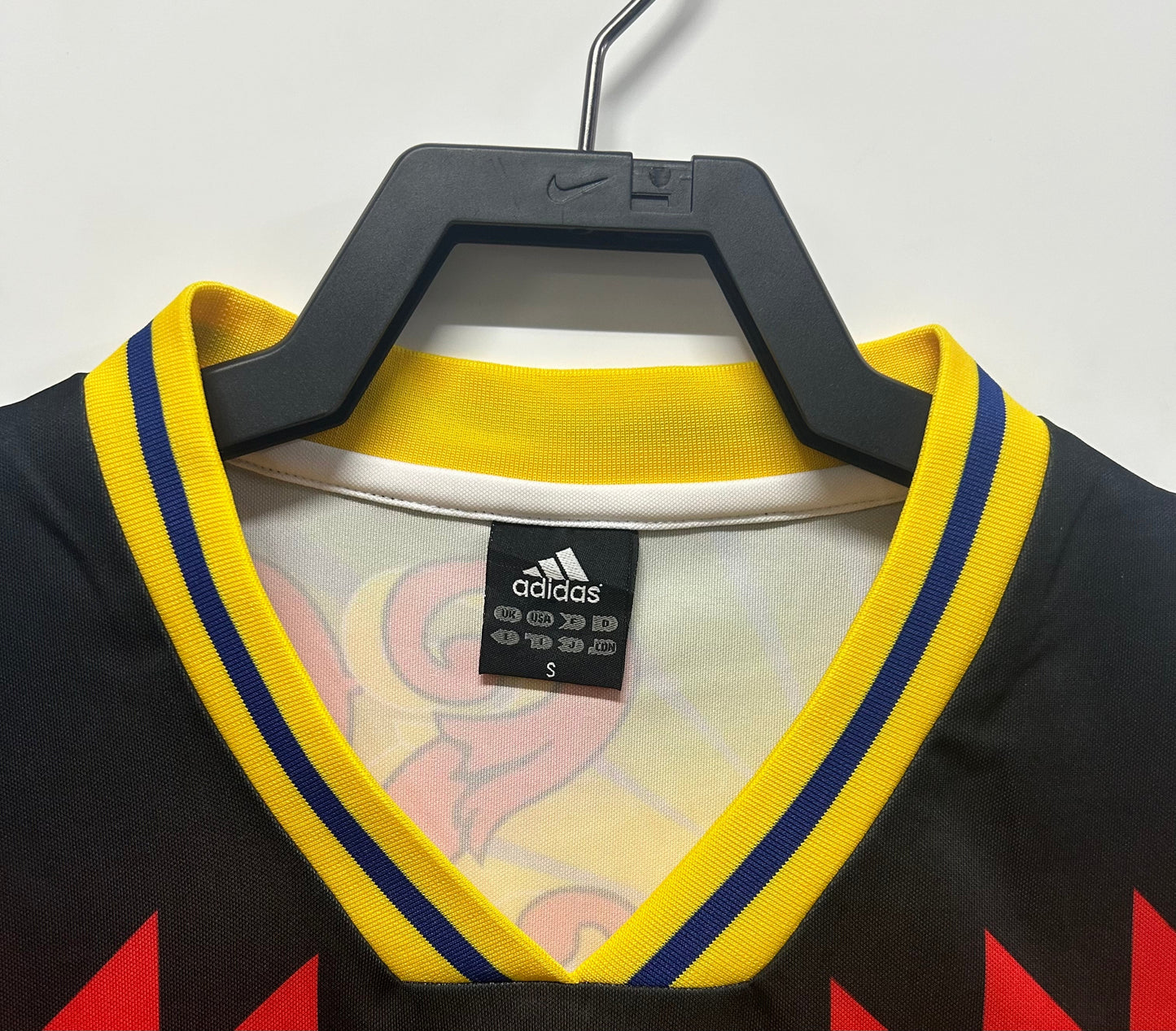 Target Keyword: club america retro jersey