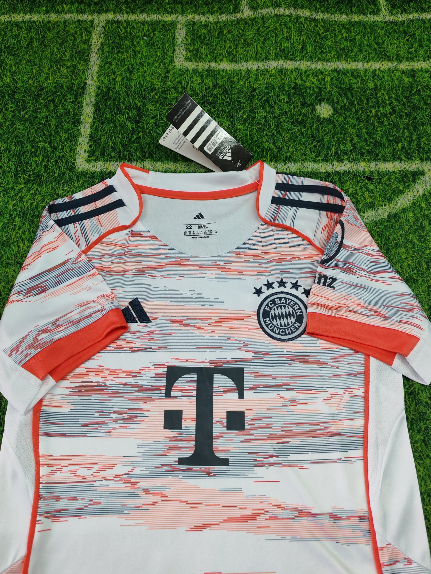 Bayern Munich 2025/26 Away - Kids