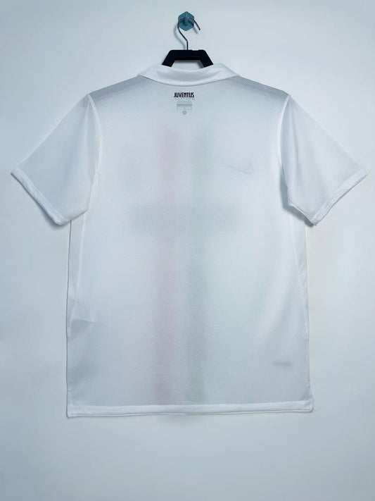 Juventus 2010/11 Away