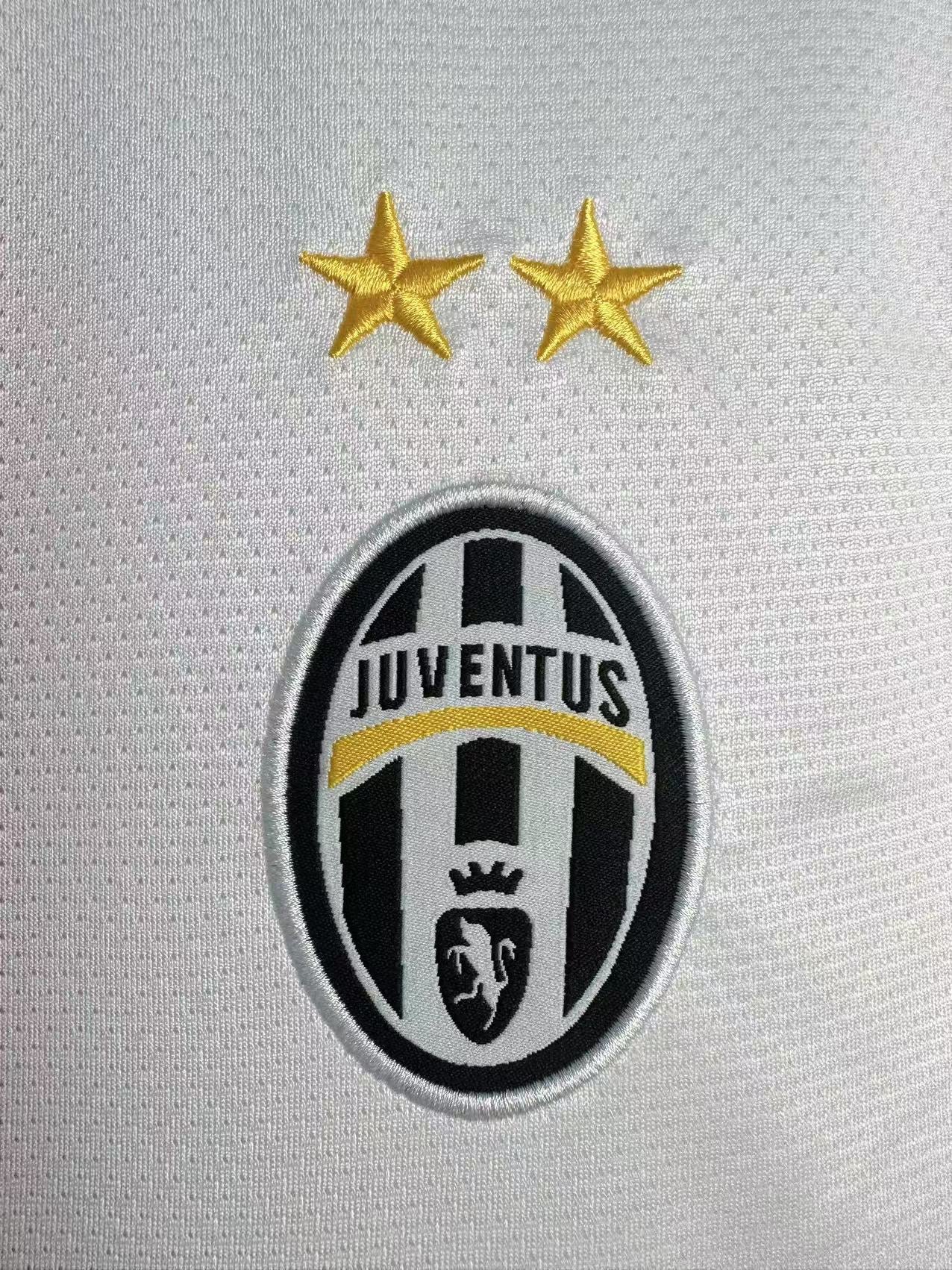Juventus 2010/11 Away