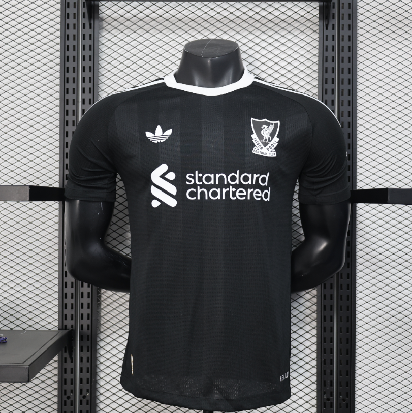 Liverpool Goalkeeper Jersey 25/26 – Official Goalie Kit