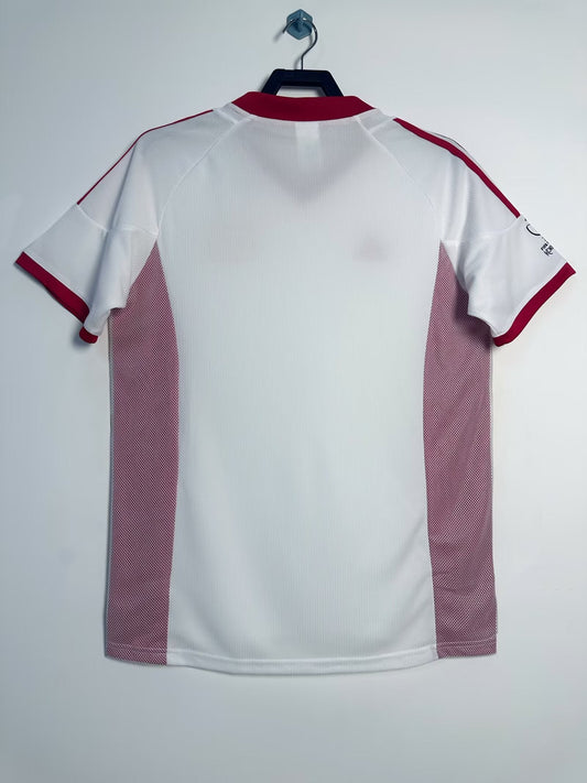 China 2002 Away