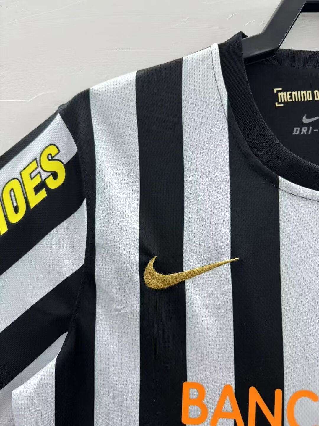 Title: Santos 2013 Away Jersey – Classic Nike Football Shirt