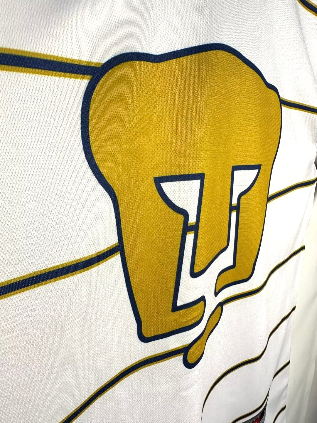Title: UNAM Pumas 1997/98 Away Jersey