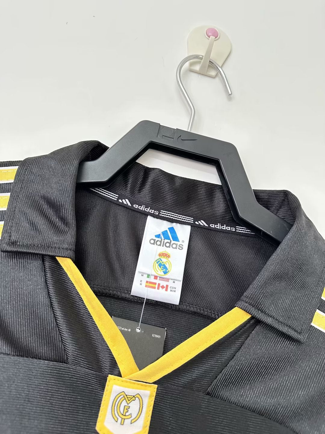 Real Madrid 1999/00 Away