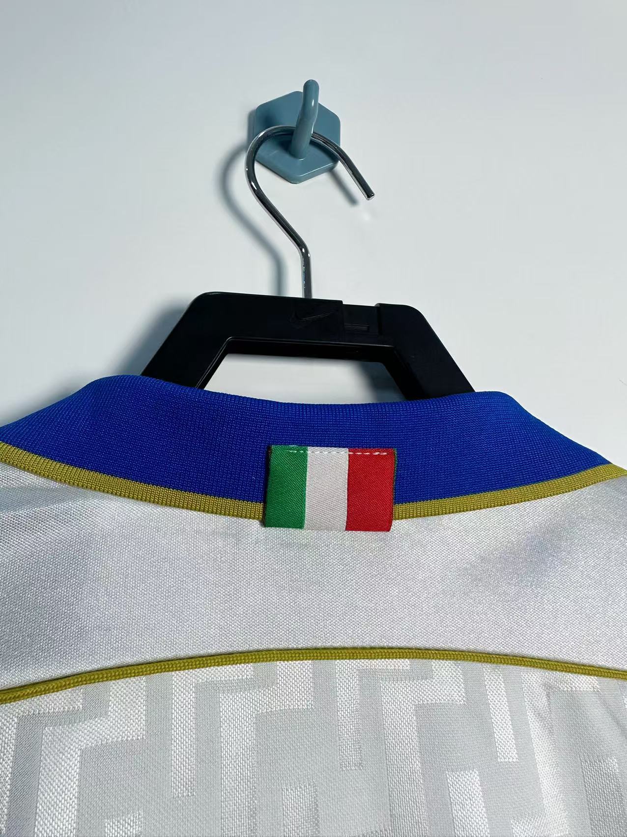 Italy 1995 Away