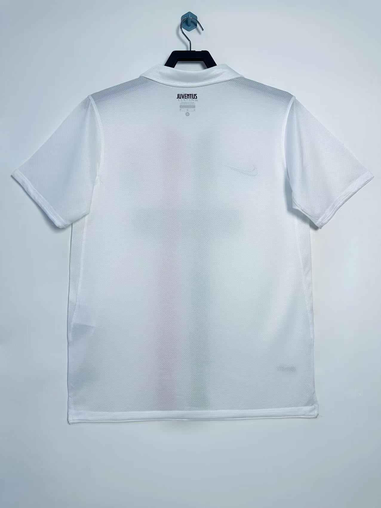 Juventus 2010/11 Away