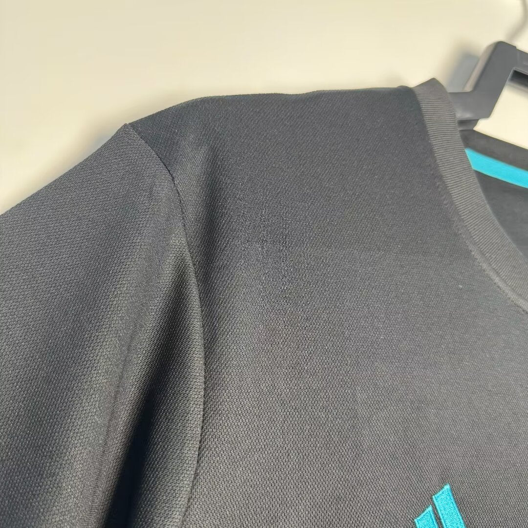 Real Madrid 2017/18 Away