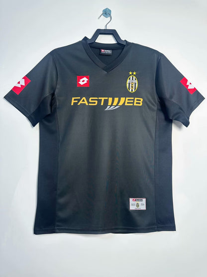 Juventus 2001/02 Away