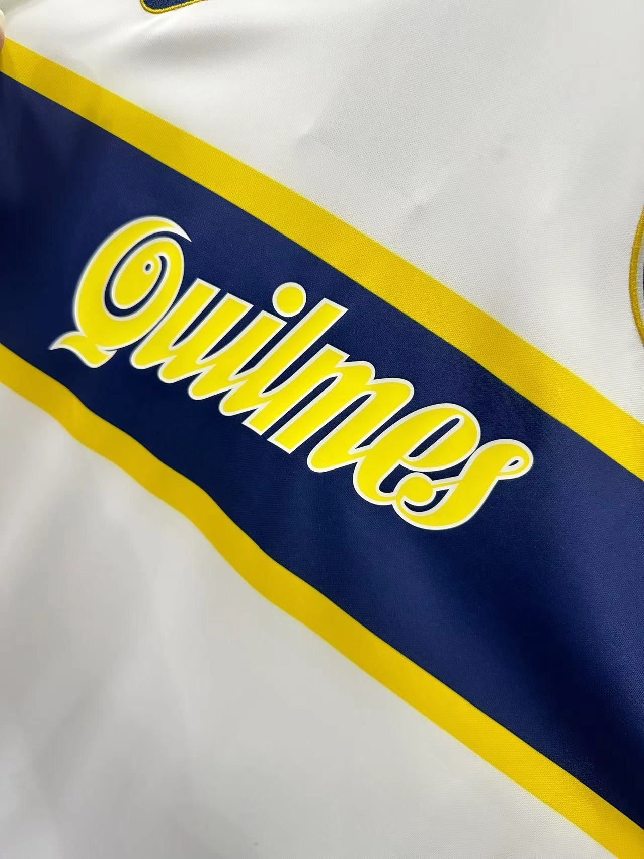 Target Keyword: boca juniors retro shirt